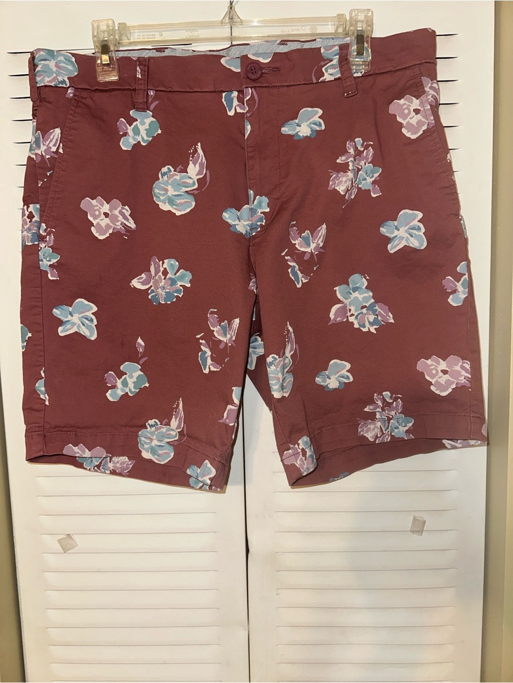 Dockers Men’s Ultimate Supreme Flex Floral Chino Shorts Burgundy / Maroon - Size